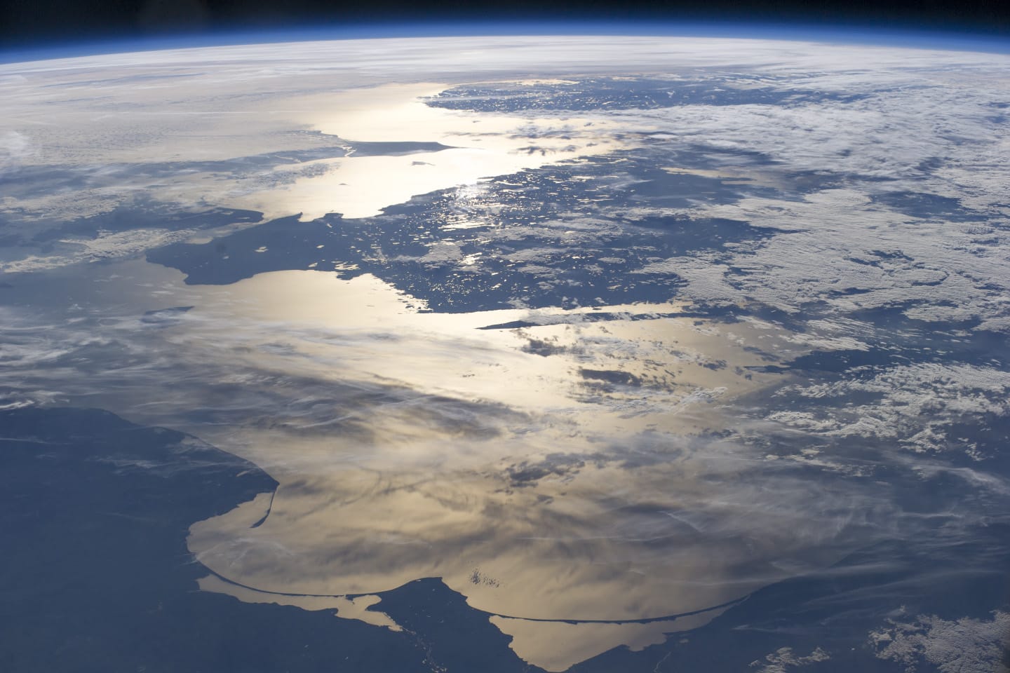 Foto do mar baltico tirada da estação espacial internacional em junho de 2014